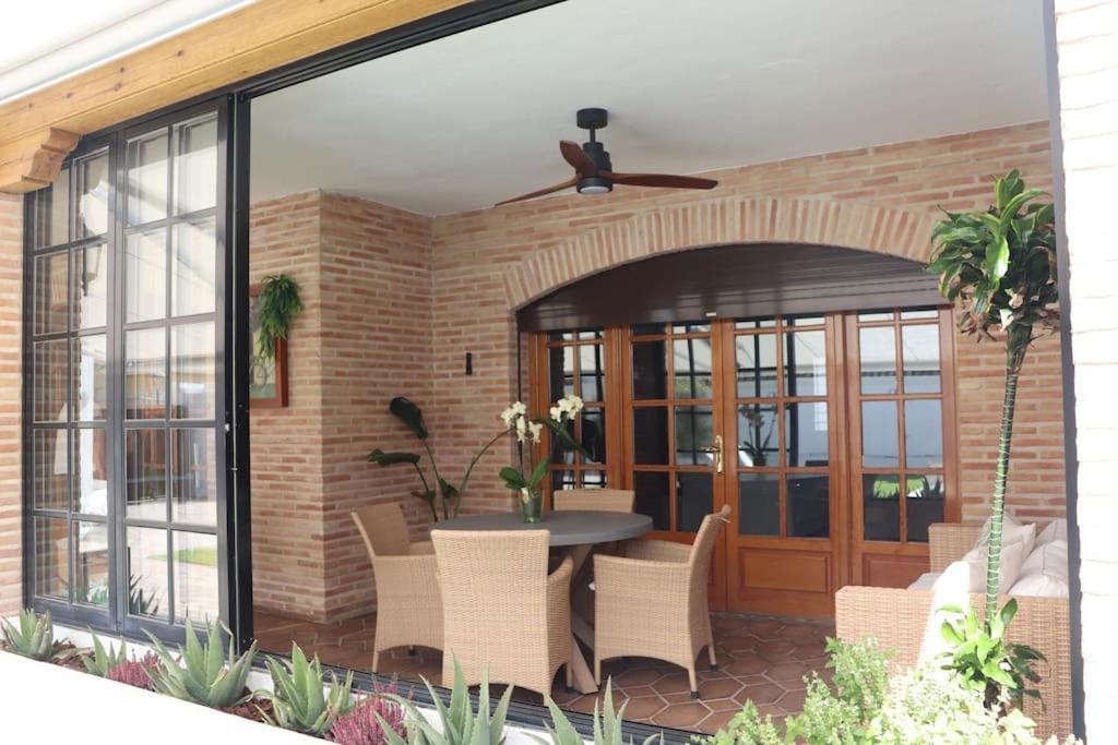 La Casa De Enfrente Villa Herencia Bagian luar foto