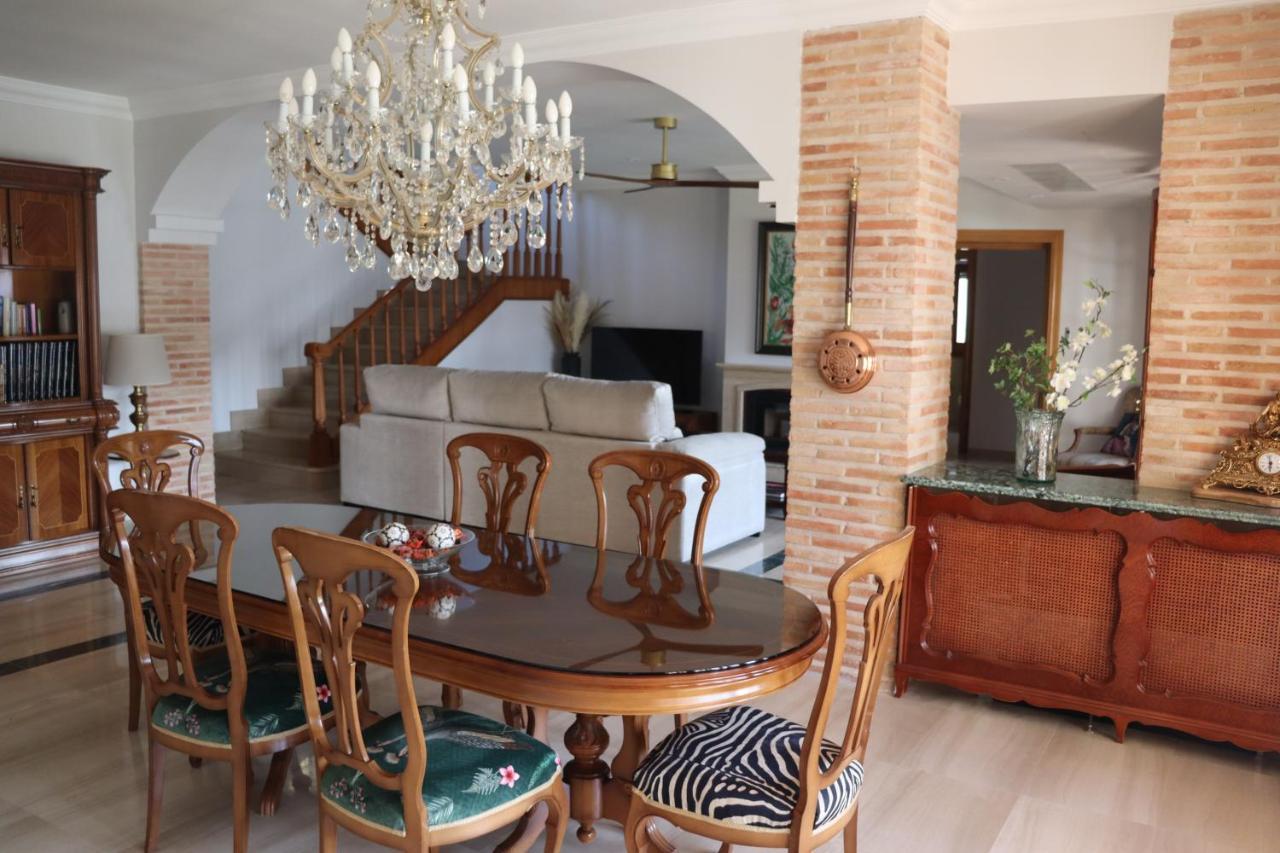 La Casa De Enfrente Villa Herencia Bagian luar foto